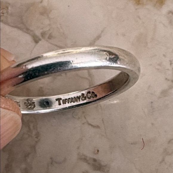 Tiffany & Co. Elsa Peretti® Sterling Silver Stackable Ring with Ruby - Picture 9 of 10